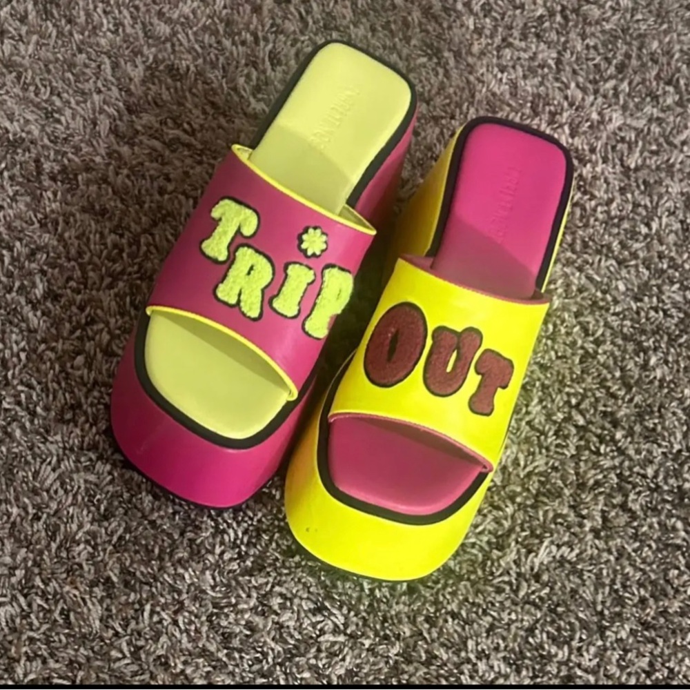 Doll Kill Platform - Picture 1 of 4